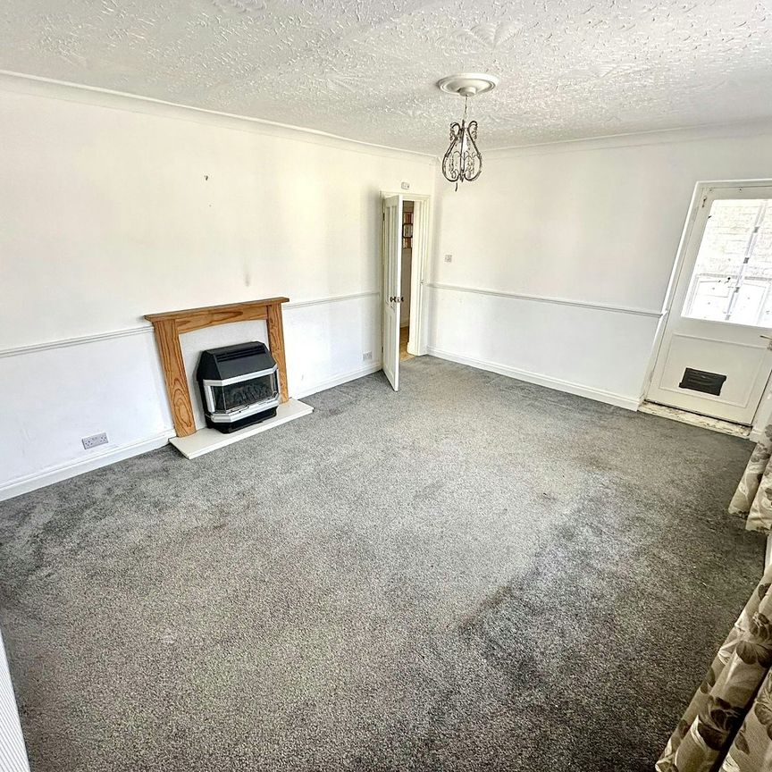 Flat to rent on - Photo 1