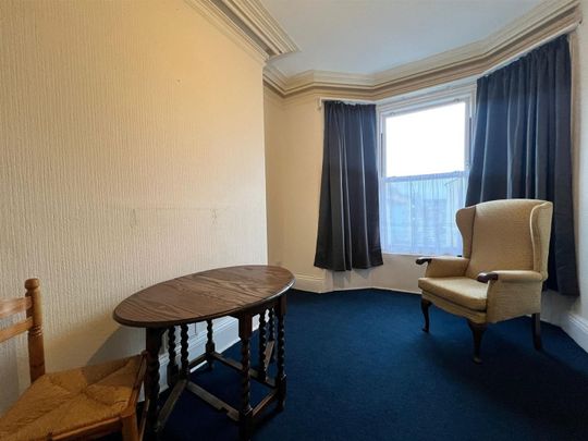 Queens Terrace, Scarborough - Photo 1