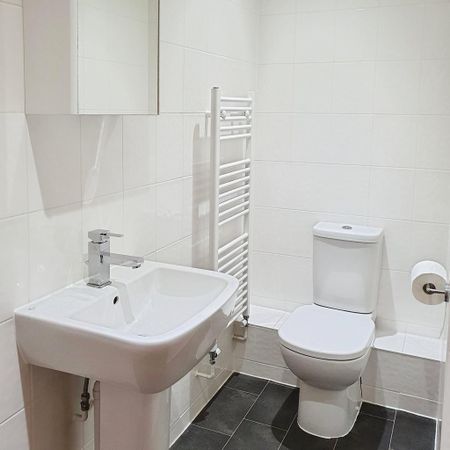 2 bedroom apartment to rent - Photo 5