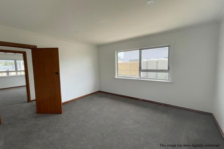 Renovated Tawhero Home - Photo 4