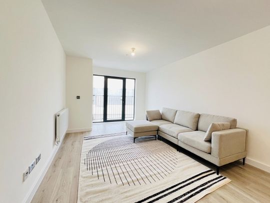 2 Bed Flat, Mitcham Road, SW17 - Photo 1
