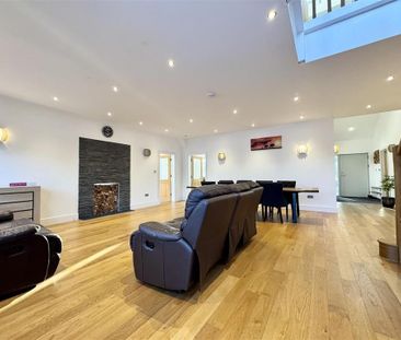 4 bedroom detached house to rent - Photo 1