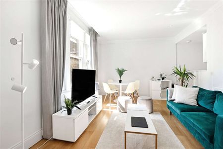 A bright one bedroom apartment in a charming red brick mews - Photo 4