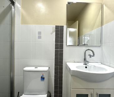 SUPER SIZE 2 BED 2 BATH UNIT 100M TO AUBURN STATION - Photo 1