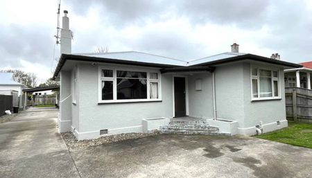 Central and convenient - six-bedroom student living - Photo 3