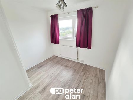 Salway Avenue, Pengam, BLACKWOOD - Photo 2