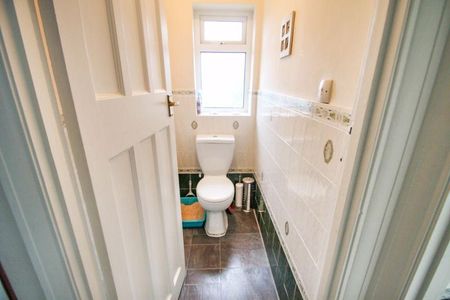 3 bedroom semi-detached house to rent - Photo 4