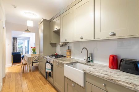 2 bedroom flat to rent - Photo 4