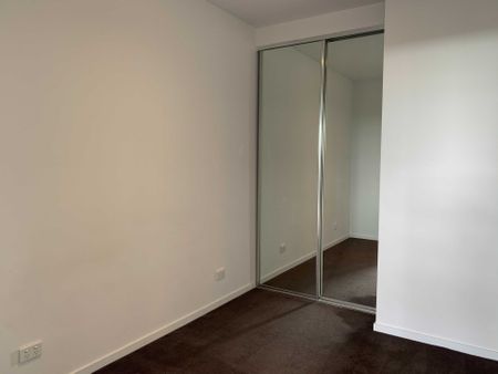 City Edge Style with Picture-Perfect Panorama - Photo 3