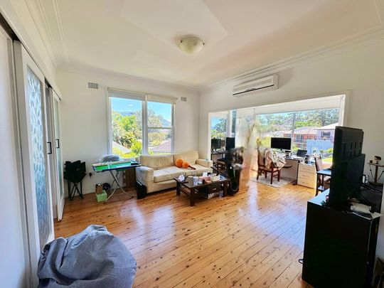 4-bedroom shared house, Hamilton Street - Photo 1