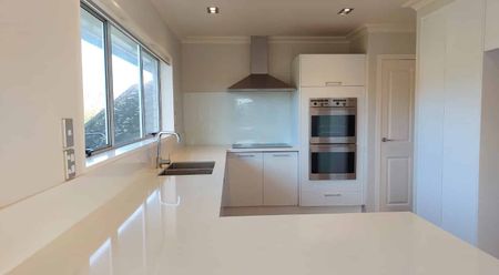 Large Family Four Bedroom Home in Matua! - Photo 3