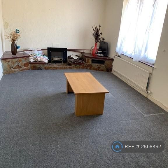 5 bedroom flat to rent - Photo 1