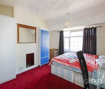 1 bedroom in a house share to rent - Photo 2