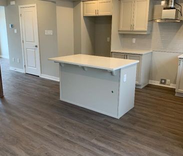 For Lease - 32 Limnos Lane, Stittsville - Munster - Richmond, Ontario - Photo 6