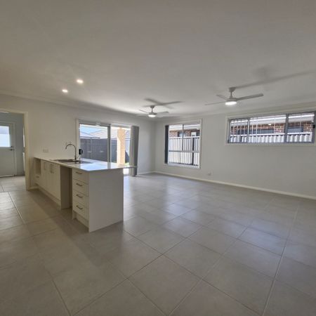 Large four bedroom affordable housing house - Photo 3