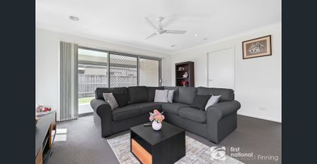 Family Home in Cascades – Convenient Location Opposite Scenic Wetlands - Photo 2