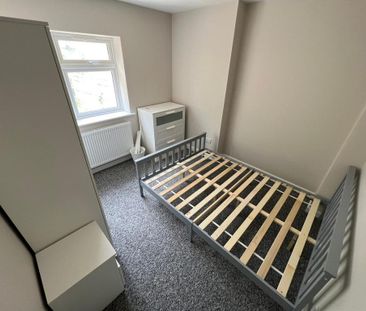 4 bedroom terraced house to rent - Photo 1