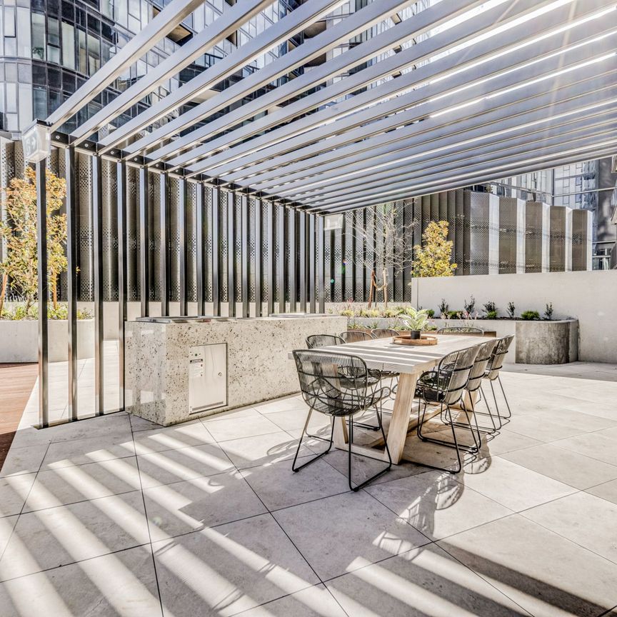 Contemporary 2-Bed, 2-Bath Apartment in Prime Belconnen Location - Photo 1