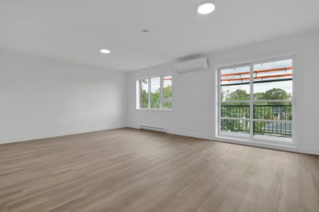 Rue Cousineau, H7G 3J3, Laval - Photo 2