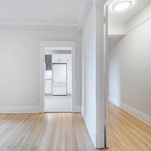 2 Bedroom - 5010 Sherbrooke W, Montréal - Photo 3