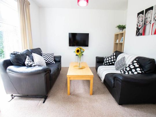 5 bedroom house to rent - Photo 1