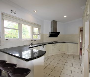 Bushlands Ave, Gordon NSW 2072 - 4 beds house for Rent, $1400 per w... - Photo 2