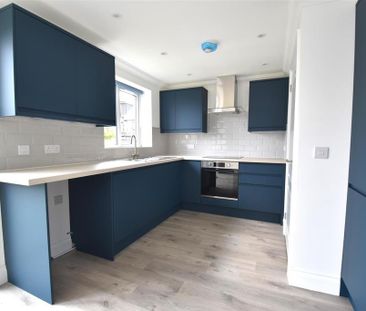 3 bedroom detached house to rent - Photo 5