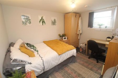 7 bedroom house to rent - Photo 3