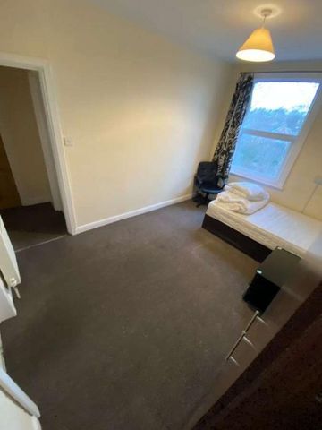 Conference Road, Armley, Leeds, LS12 - Photo 4