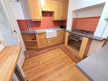 2 bedroom terraced house to rent - Photo 2