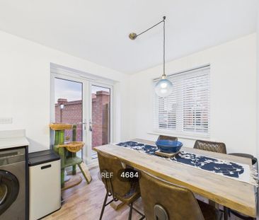 3 bedroom detached house to rent - Photo 4