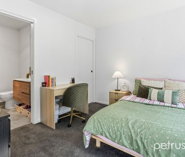 Spacious home in quiet complex - Photo 6