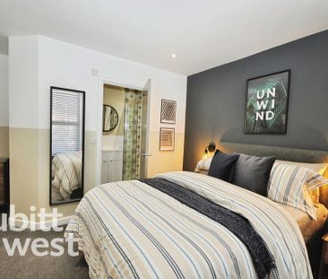 1 bedroom in a house share to rent - Photo 2