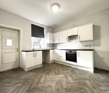 2 bedroom end of terrace house to rent - Photo 5