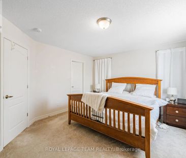 6 DARVOY MEWS - Photo 2