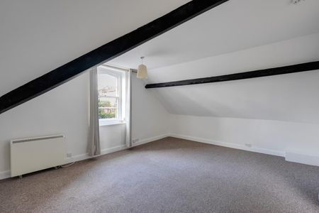 1 Bed Flat - Photo 3