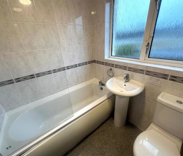 2 bedroom terraced house to rent - Photo 6