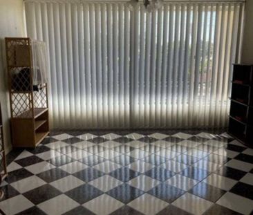 Spacious 3-Bedroom Upstairs Unit in Prime Woodville West Location - Photo 1