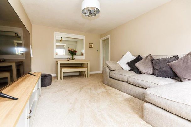 Lombard Close, Barnsley - Photo 1