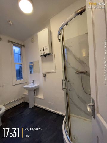 Studio Flat, High Street, SE25 - Photo 5