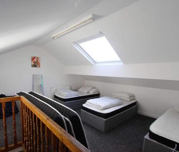 4 bedroom terraced house to rent - Photo 3