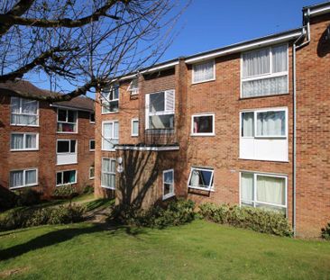 2 bed Flat for rent - Photo 3