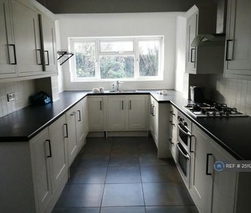 4 bedroom detached house to rent - Photo 5