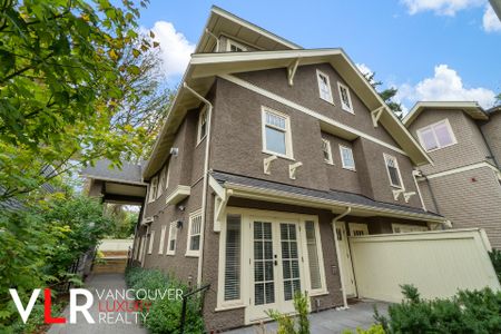 Townhouse in Vancouver West Side, BC - Photo 4