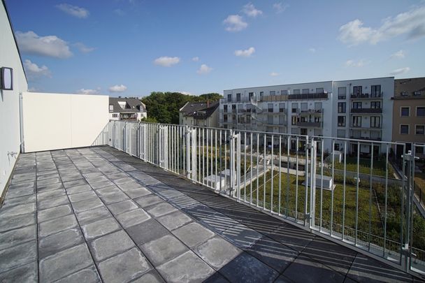 !! WOW-Traumwohnung mit großer Dachterrasse 26,50m², großem Wohn-Koch-Essbereich und Tiefgarage !! - Photo 1