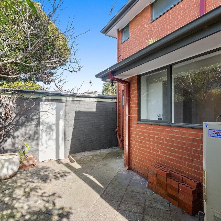 **REGISTER TO INSPECT VIA REALESTATE.COM.AU LINK & PHOTO ID MUST BE PROVIDED AT ENTRY, WHEN VIEWING ALL RENTAL PROPERTIES WITH BARRY PLANT FRANKSTON** - Photo 1