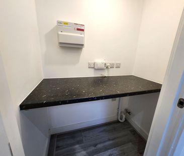 200 Stourbridge Road, Stourbridge, DY9 7BU - Photo 1