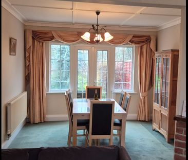 3 Bed Semi-Detached House, Amherst Crescent, BN3 - Photo 3