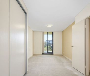 Modern 2 bedroom split level unit - Photo 4