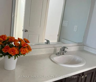 Detached Home For Lease | W9235867 - Photo 6